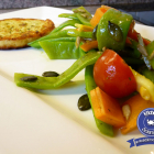 Bohnen-Möhren-Salat mit Grillkäse