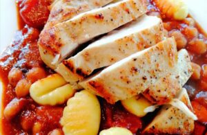 Kürbis-Bohnen-Ragout mit glasiertem Knoblauch-Huhn