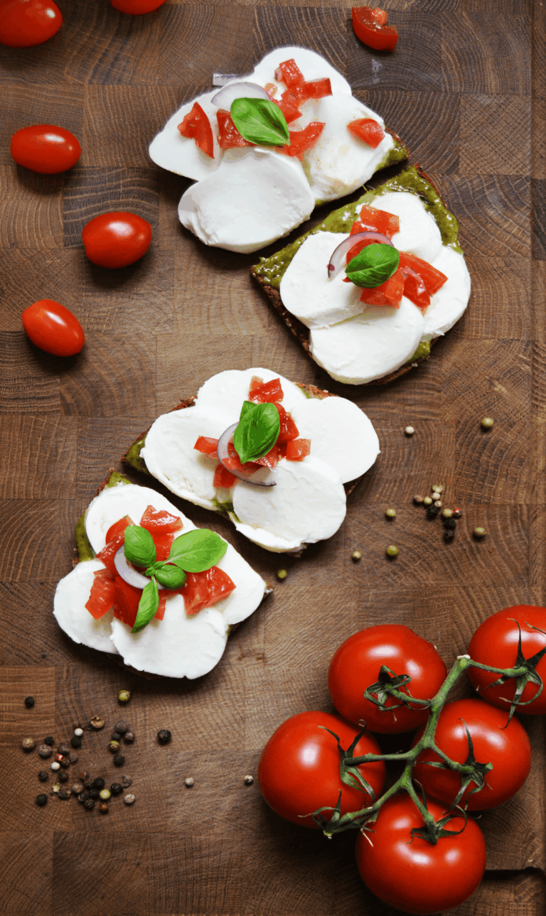 Caprese Stulle mit Basilikum-Pesto