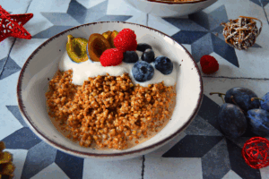 Kasha - Buchweizen mit fruchtigem Topping.