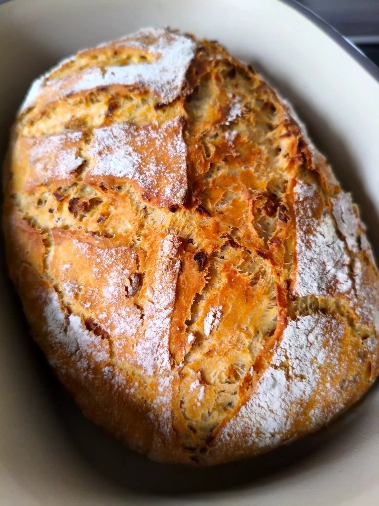 Zwiebelbrot mit Dinkelmehl im Ofenmeister von Pampered Chef