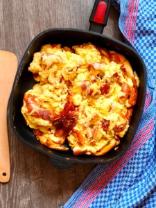 Kaiserschmarrn in einer Gusspfanne von Woll