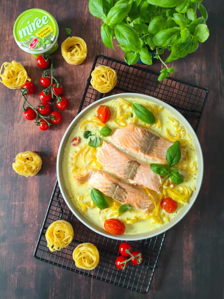 Ofennudeln mit Lacks in der Ofenhexe